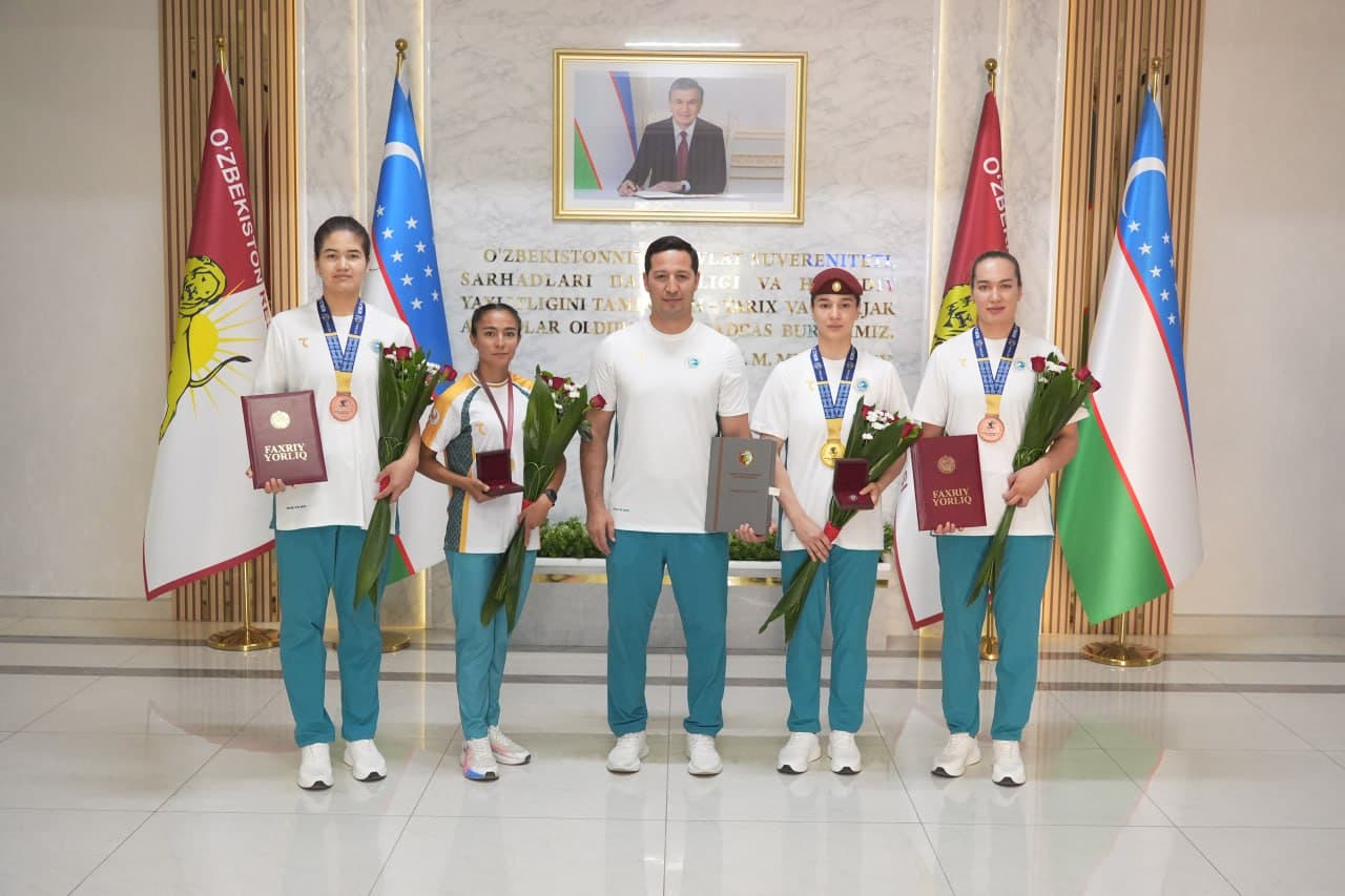 Yangi O‘zbekiston qizlari – yangi zafarlar zaminida! Xalqaro musobaqalarda g‘olib bo‘lgan gvardiyachi qizlar munosib rag‘batlantirildi