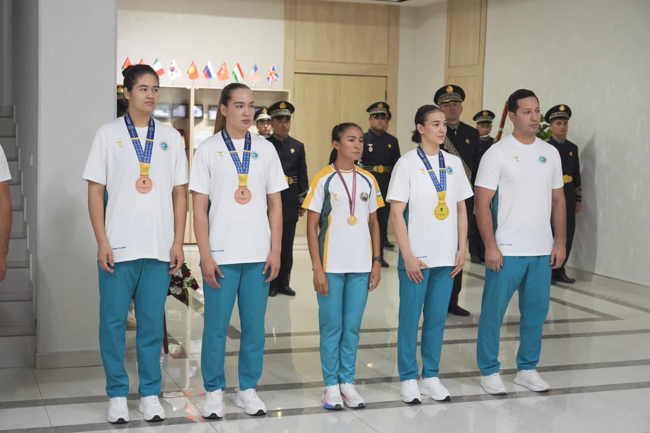 Yangi O‘zbekiston qizlari – yangi zafarlar zaminida! Xalqaro musobaqalarda g‘olib bo‘lgan gvardiyachi qizlar munosib rag‘batlantirildi