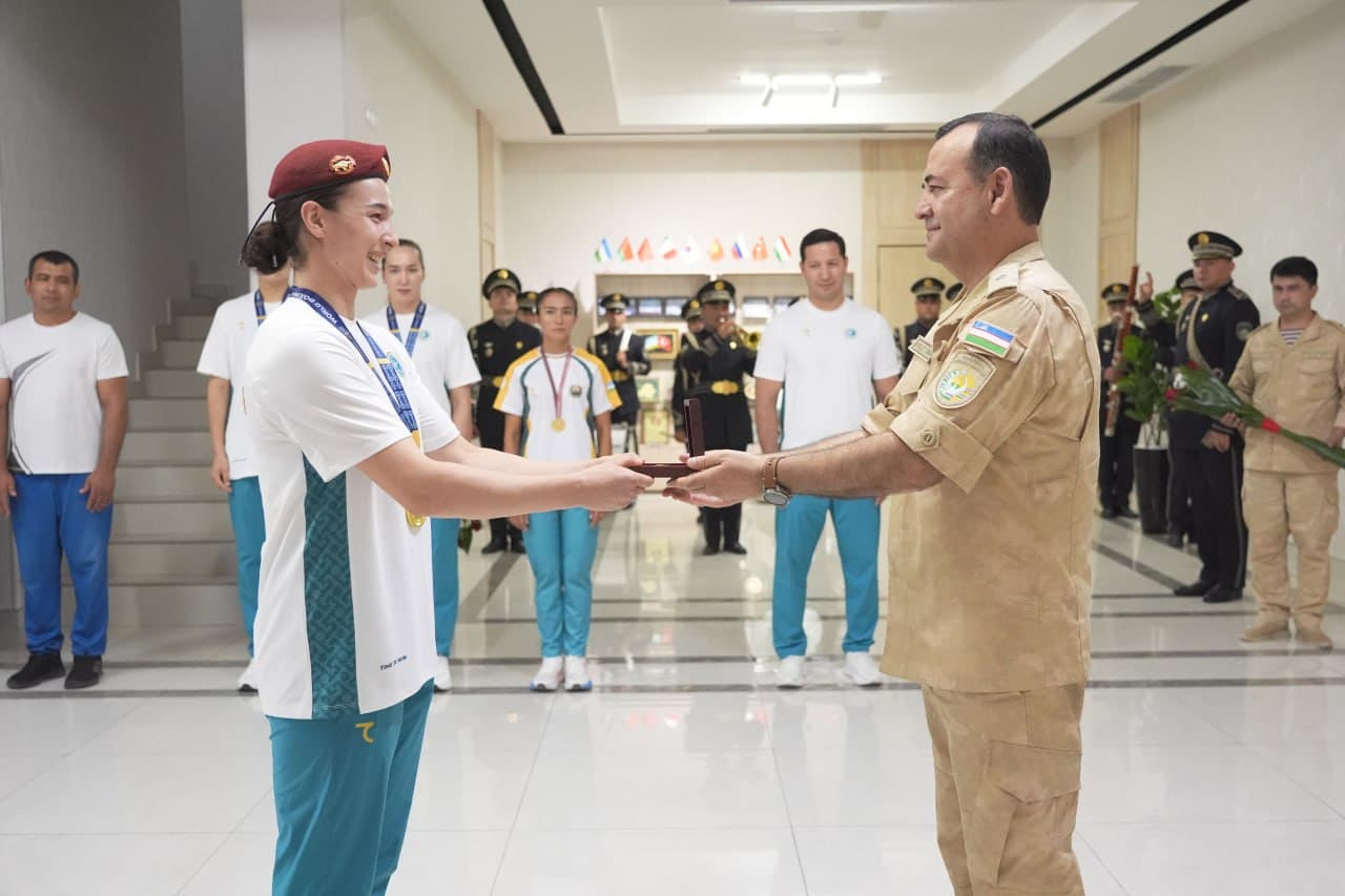 Yangi O‘zbekiston qizlari – yangi zafarlar zaminida! Xalqaro musobaqalarda g‘olib bo‘lgan gvardiyachi qizlar munosib rag‘batlantirildi