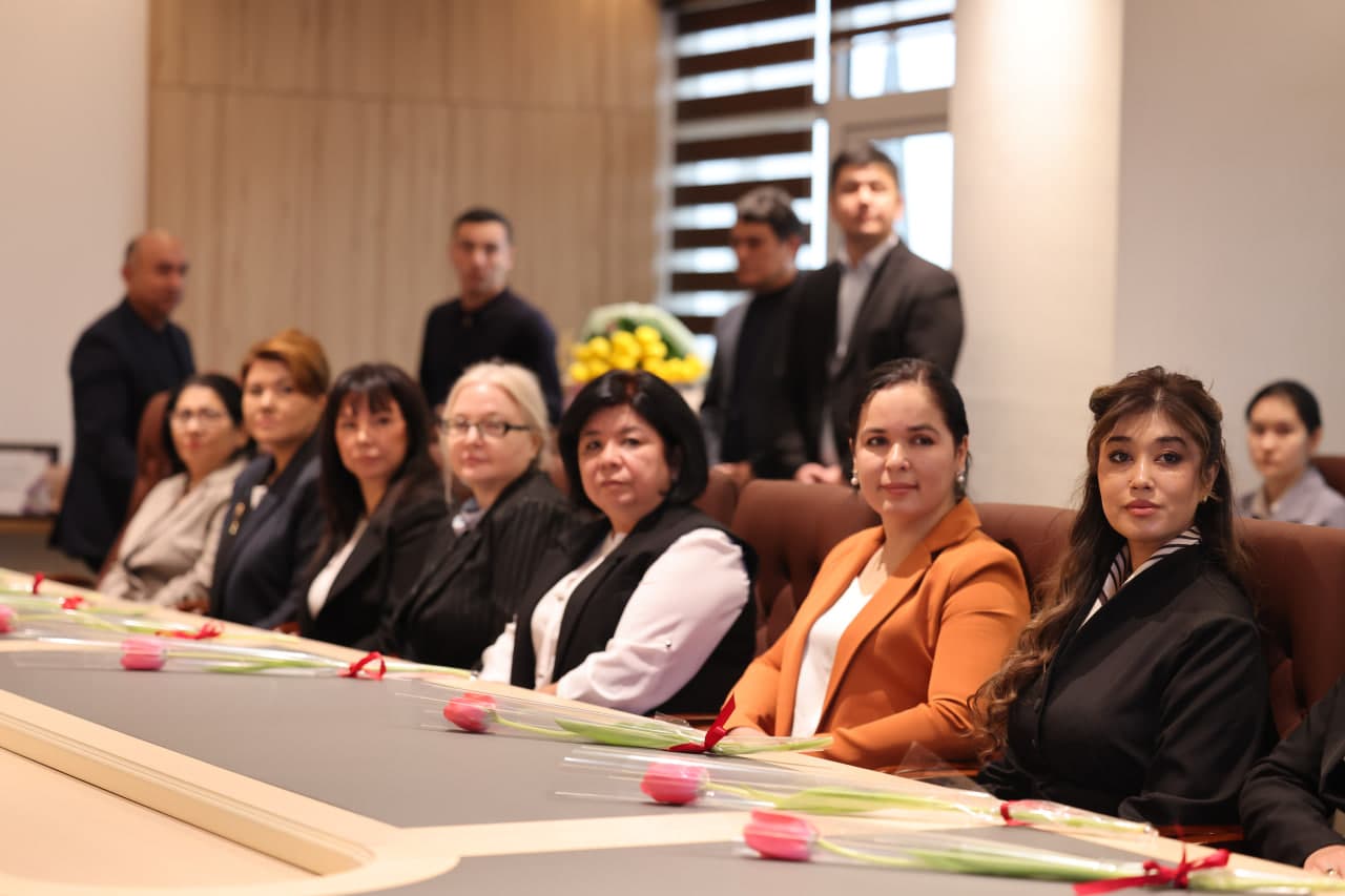 Sport vaziri va sohada ishlayotgan faol xotin-qizlar muloqoti bo‘lib o‘tdi