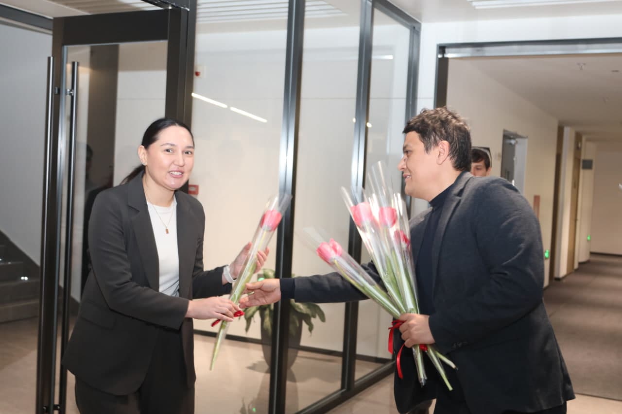 Sport vaziri va sohada ishlayotgan faol xotin-qizlar muloqoti bo‘lib o‘tdi