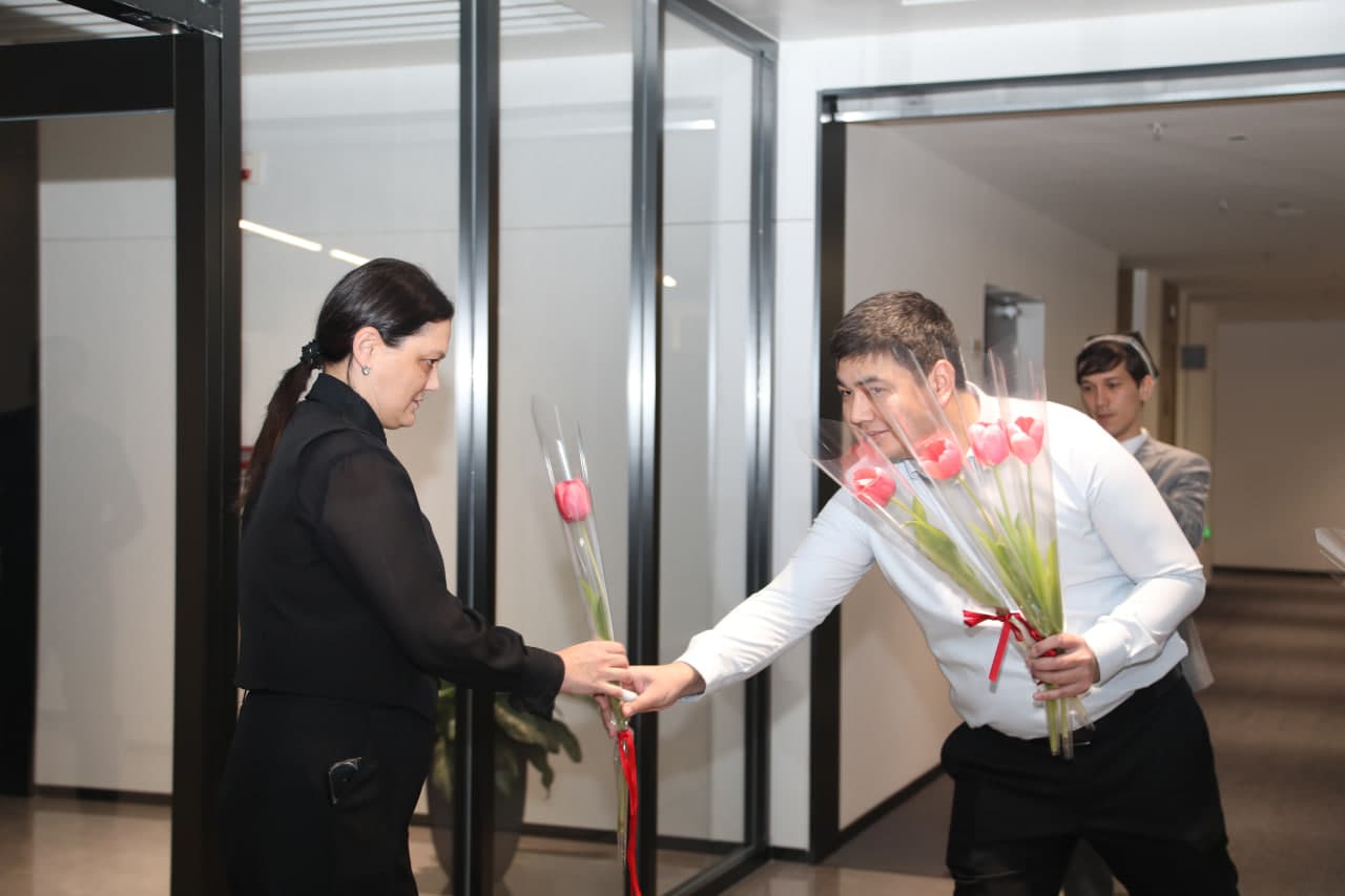 Sport vaziri va sohada ishlayotgan faol xotin-qizlar muloqoti bo‘lib o‘tdi