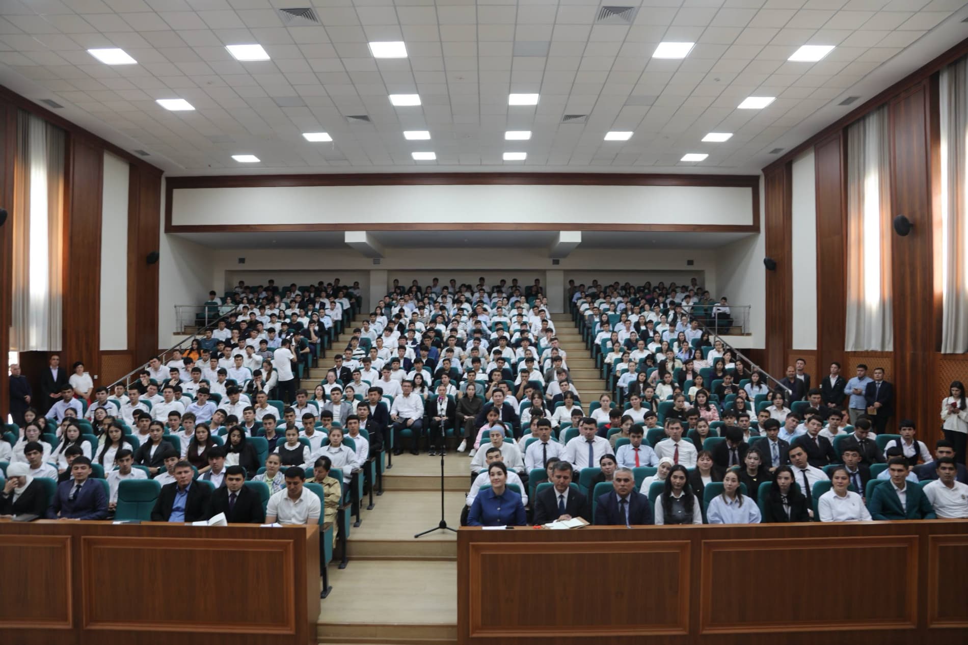 O‘zbekiston davlat jismoniy tarbiya va sport universitetida O‘zbekiston Respublikasi Sport vaziri Adkham Ikramov va yoshlar uchrashuvi bo‘lib o‘tdi