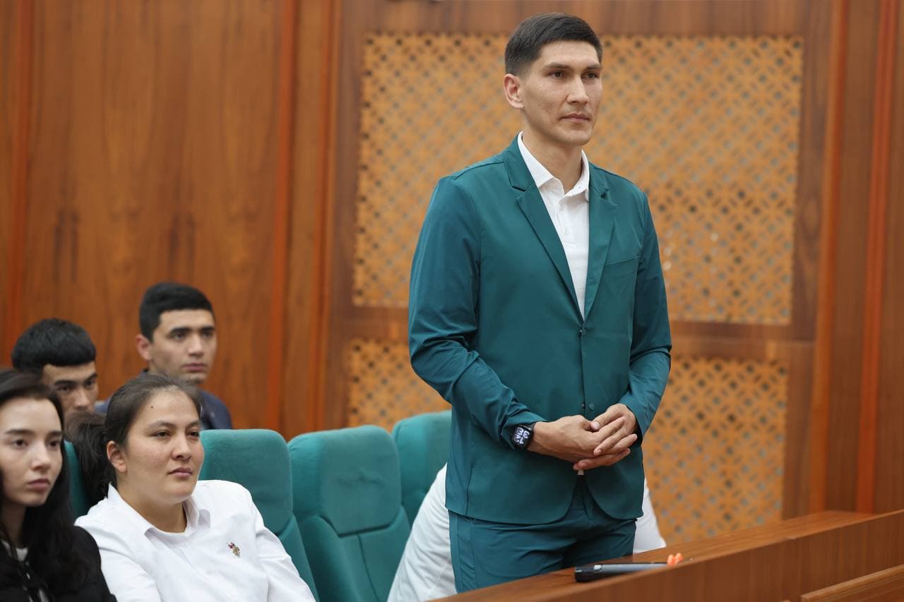 O‘zbekiston davlat jismoniy tarbiya va sport universitetida O‘zbekiston Respublikasi Sport vaziri Adkham Ikramov va yoshlar uchrashuvi bo‘lib o‘tdi
