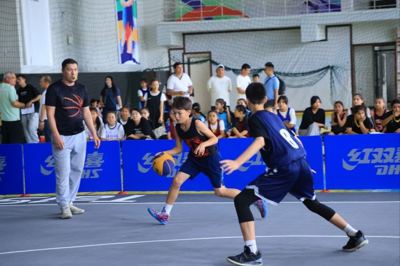 Sirdaryoda “Hokim Olimpiadasi” doirasida basketbol 3x3 bahslariga tantanali start berildi