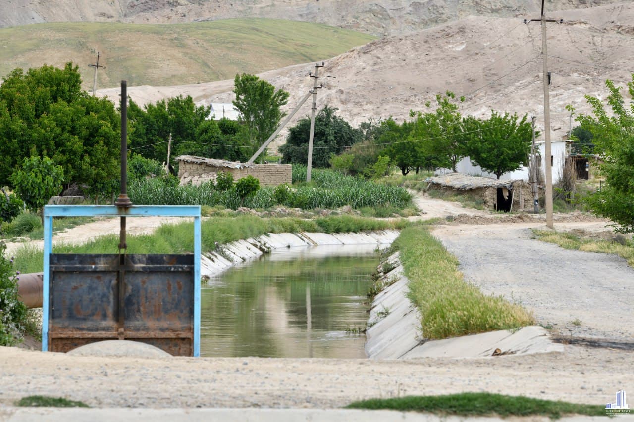 Bandixon tumanidagi "Do‘stlik" kanalini betonlash orqali rekonstruksiya qilish ishlari bilan tanishildi