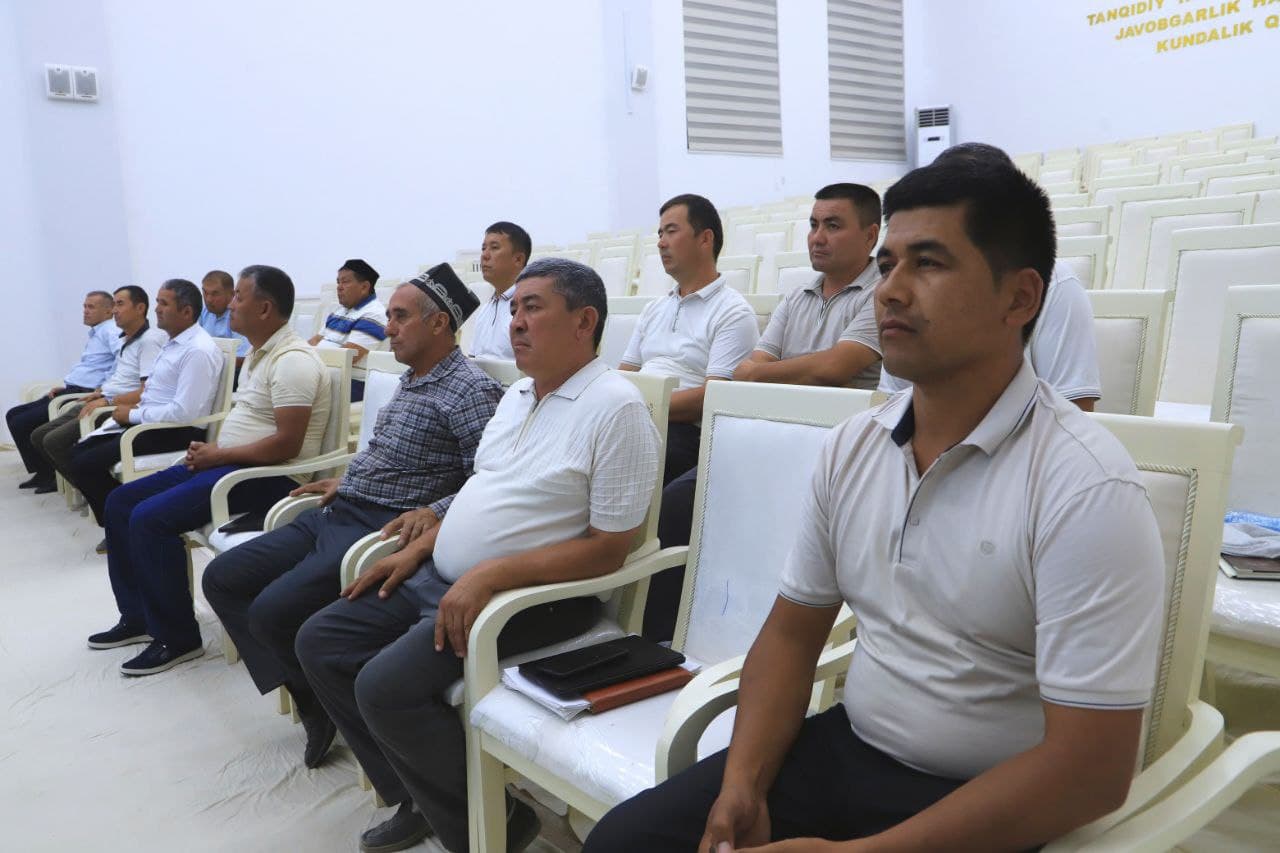 “Raqamli mahalla” : platforma imkoniyatlari Bandixondagi “yettilik” vakillariga tushuntirilmoqda