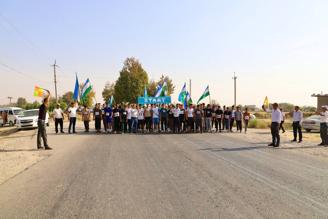 BANDIXONLIK YOSHLAR O'RTASIDA YUGURISH MARAFONI O'TKAZILDI