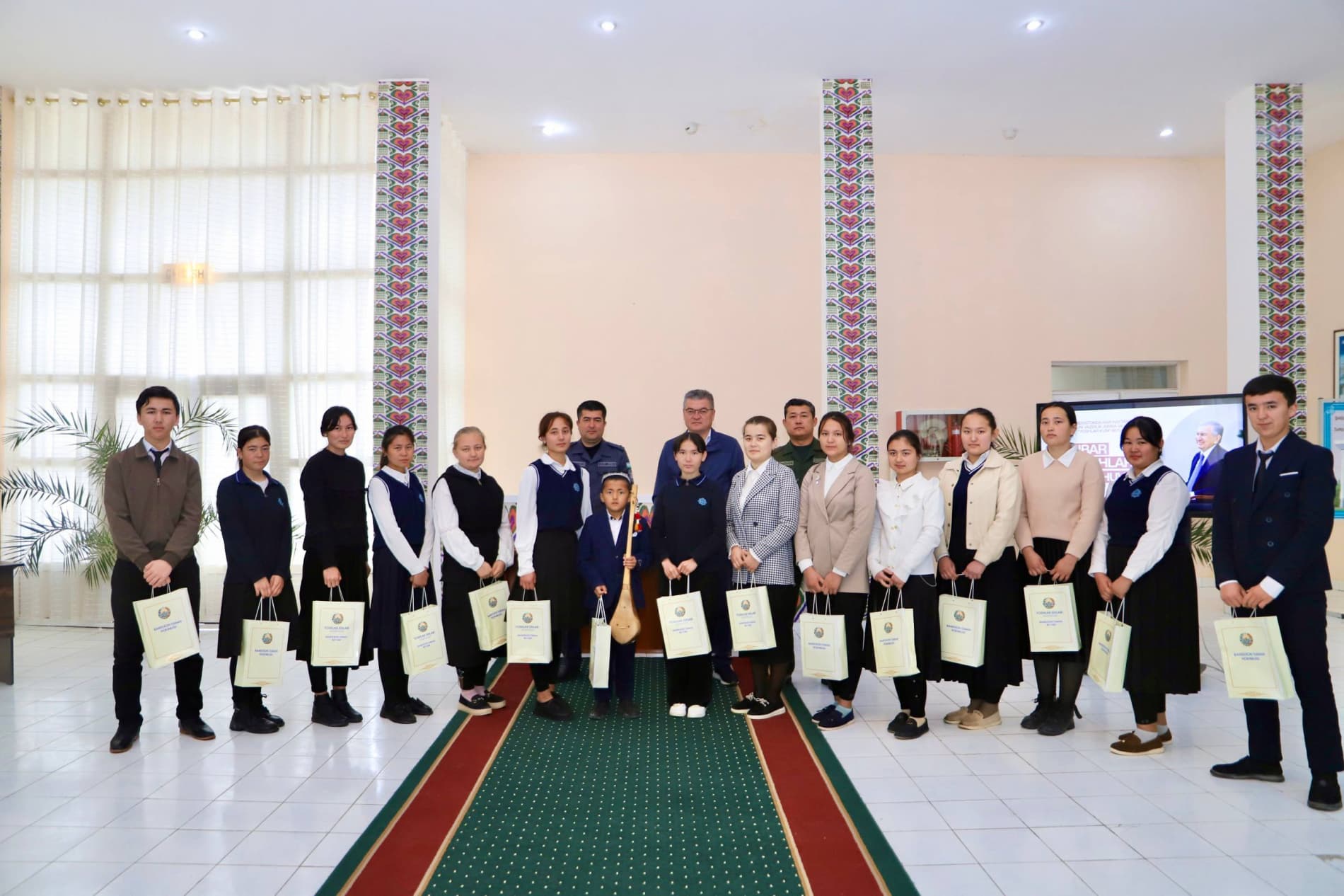 Ёшлар сиёсати — келажакка қаратилган ишончли сармоя: “Пайшанба — ёшлар куни”