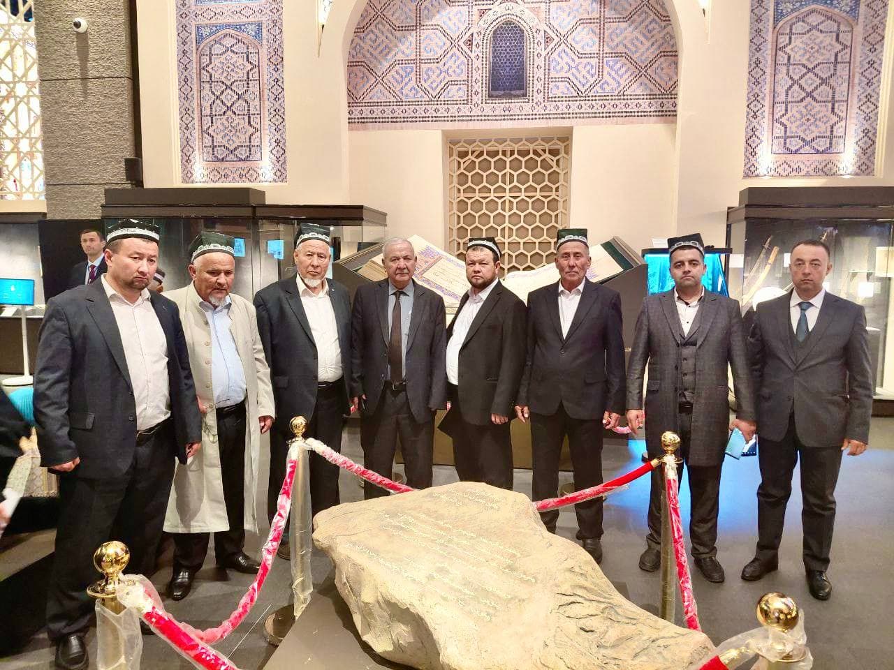 Bandixonlik nuroniylar va mehnat faxriylari “Islom sivilizatsiyasi” markazini ziyorat qilmoqda