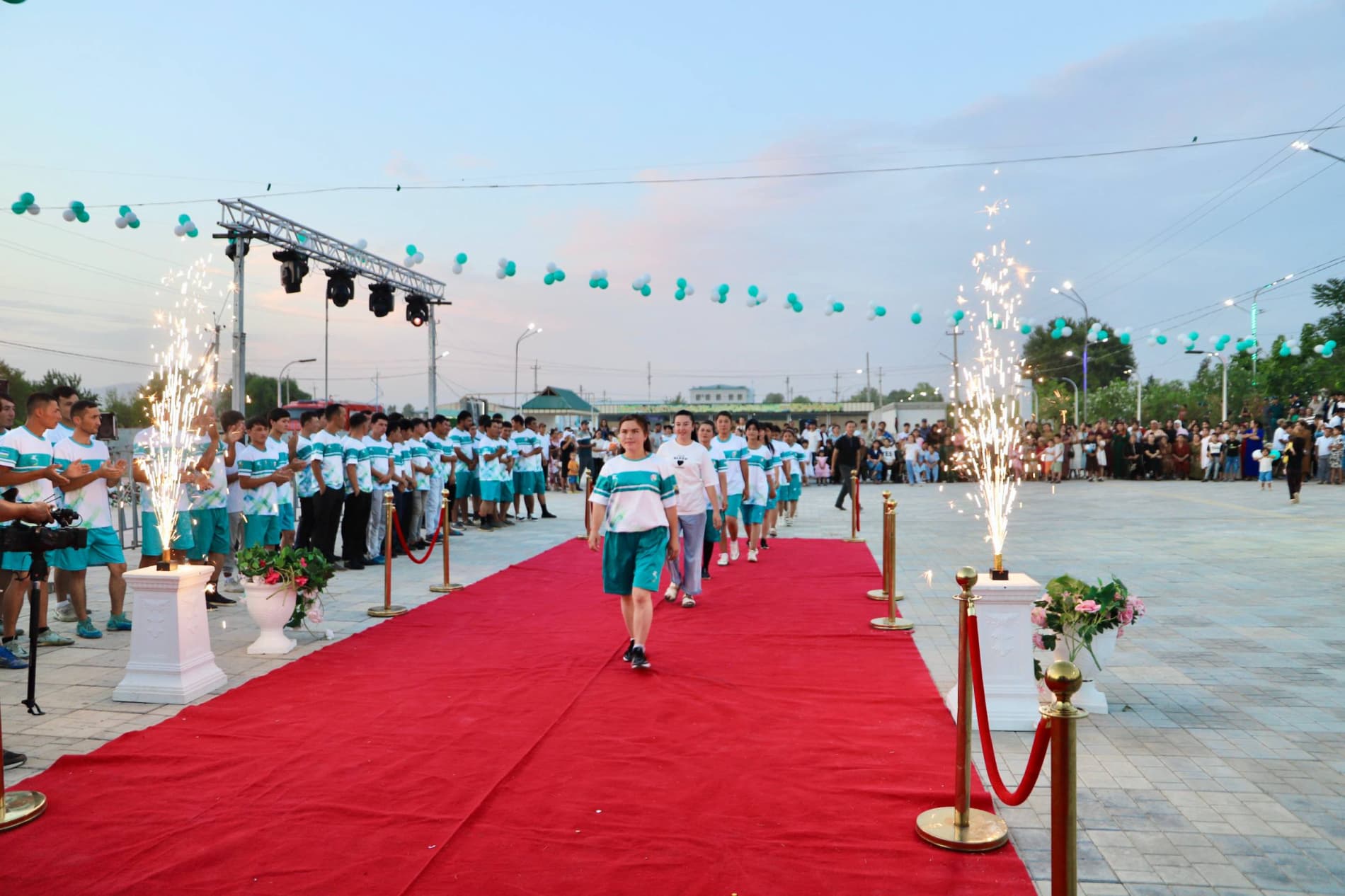 Bandixonda Davlat xavfsizlik xizmati kubogi g‘oliblari e’tirof etilib, GALA-KONSERT dasturi bo'lib o'tdi.