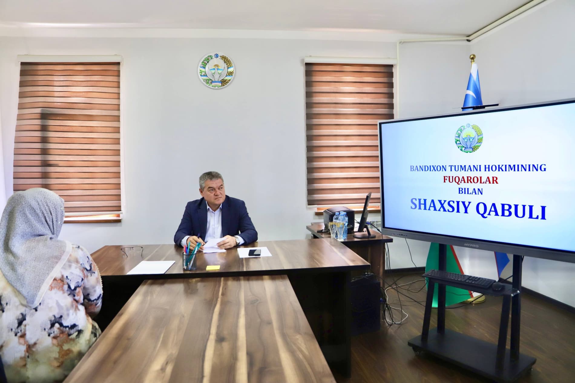 Xalq bilan yuzma-yuz muloqot — muammolar yechimining eng qisqa yo‘li: Bandixonda navbatdagi hokim qabuli o‘tkazildi