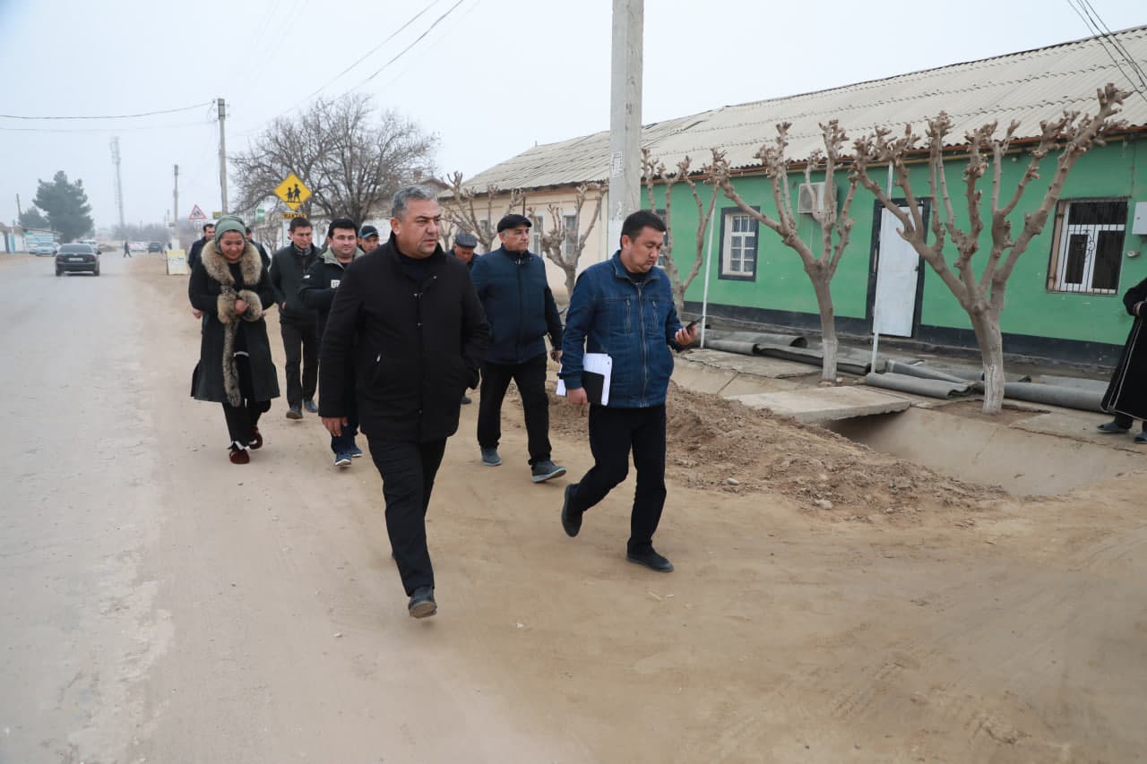 At-Termiziy mahallasida amalga oshirilayotgan infratuzilma loyihalari ijrosi o‘rganildi