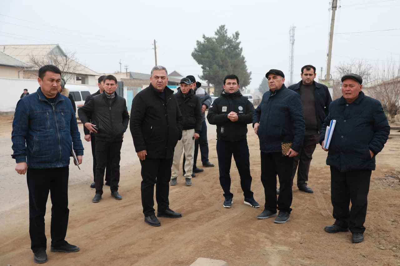 At-Termiziy mahallasida amalga oshirilayotgan infratuzilma loyihalari ijrosi o‘rganildi