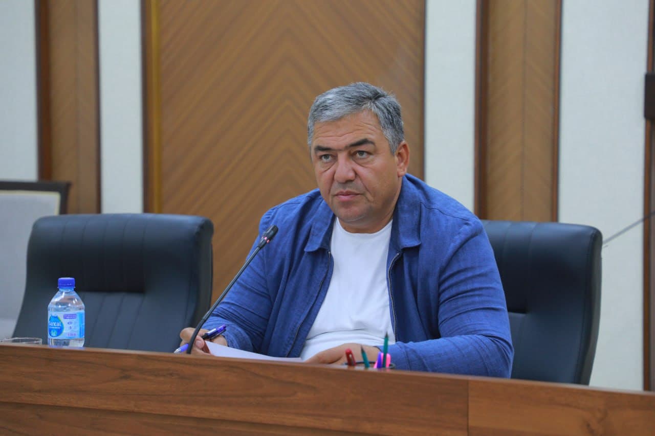 Термиз туманида коррупцияга қарши курашиш масалалари юзасидан кенгайтирилган йиғилиш ўтказилди