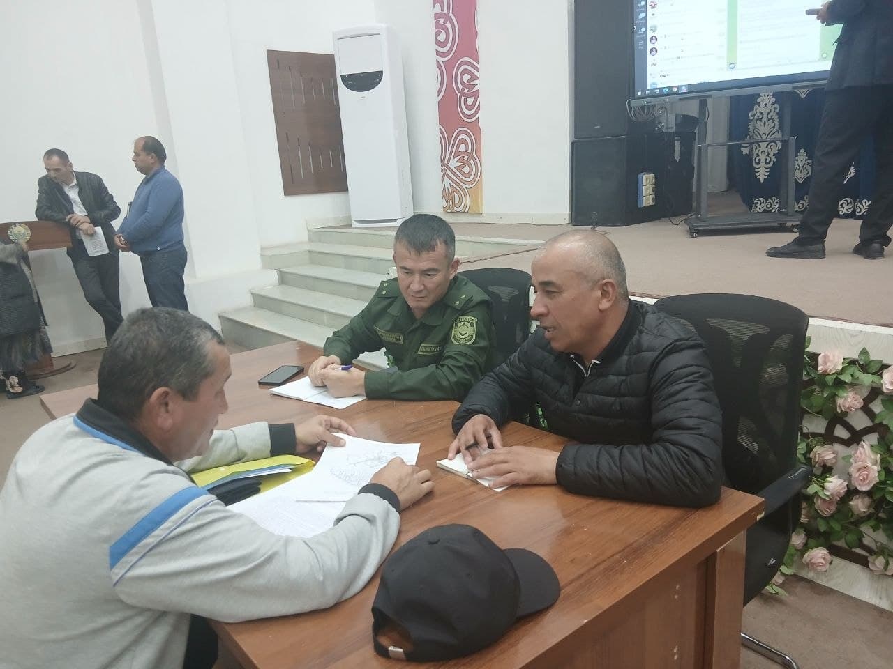 Xalq bilan ochiq muloqot — muammolar yechim topmoqda