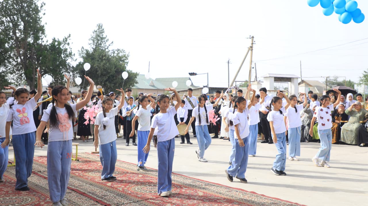 Sariosiyodagi 95 ta maktabda so‘nggi qo‘ng‘iroq jarangladi