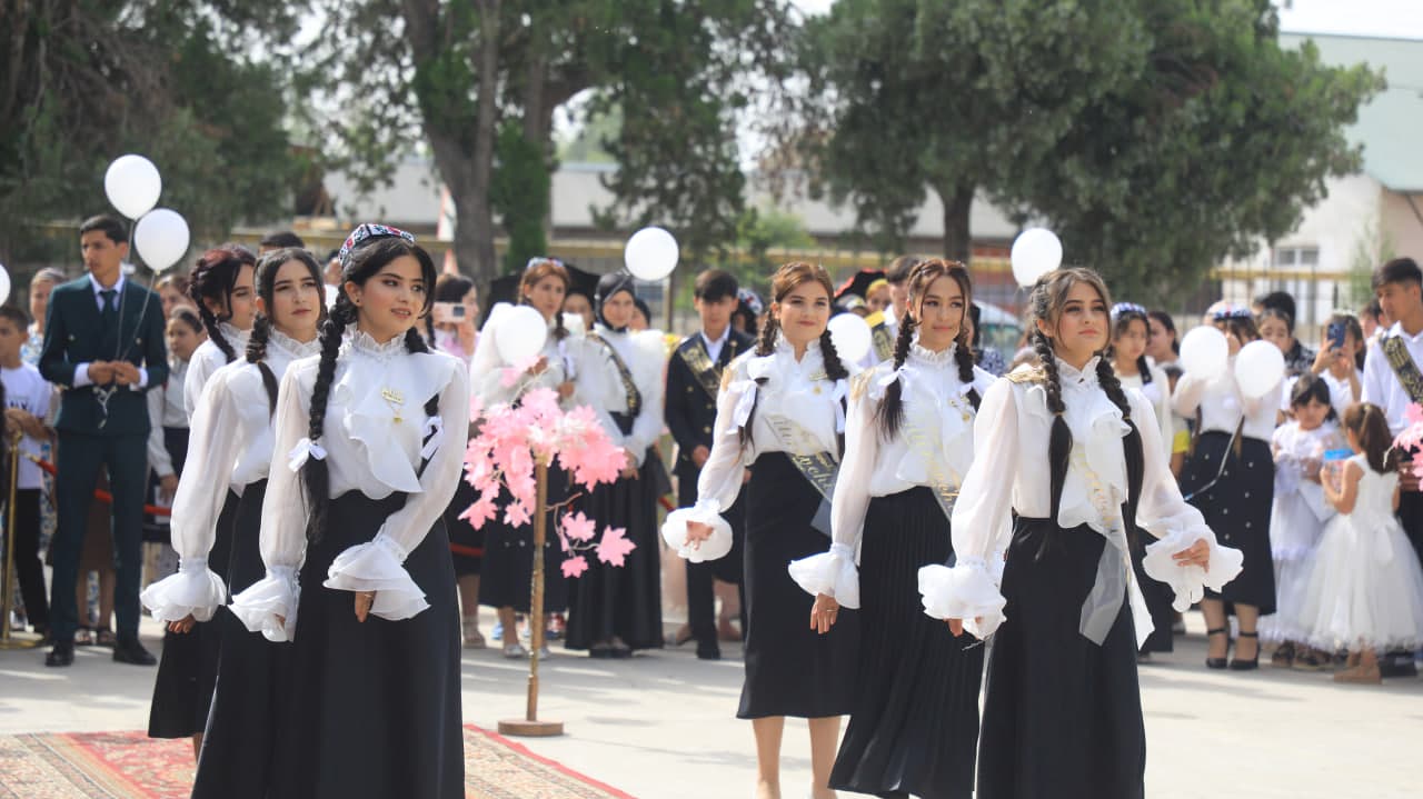 Sariosiyodagi 95 ta maktabda so‘nggi qo‘ng‘iroq jarangladi