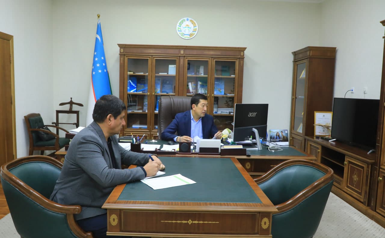 Сариосиё туман ҳокими Абдуқодир Донаевнинг тумандаги маҳалла еттилиги билан чат орқали жонли мулоқоти бўлиб ўтди