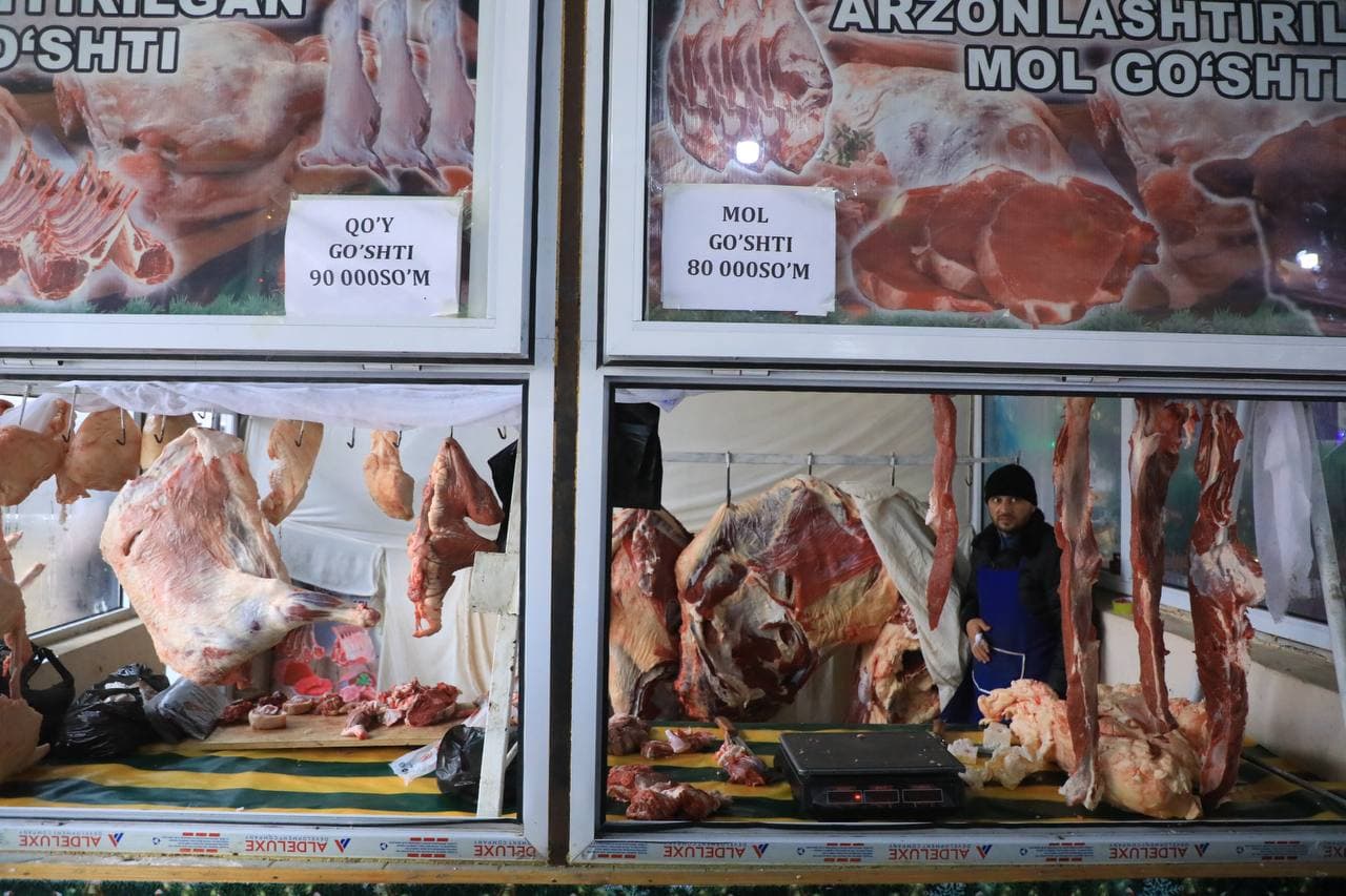 🎄 Янги йил арафасида арзонлаштирилган ярмарка аҳолига хизмат кўрсатмоқда