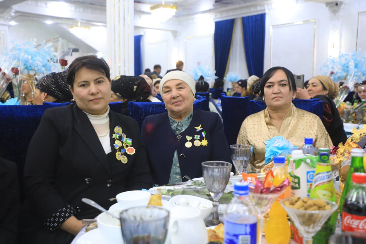 Янги Ўзбекистон аёллари – куч, меҳр ва илҳом тимсоли: Сариосиёда жамиятимиз гултожларига эҳтиром кўрсатилди