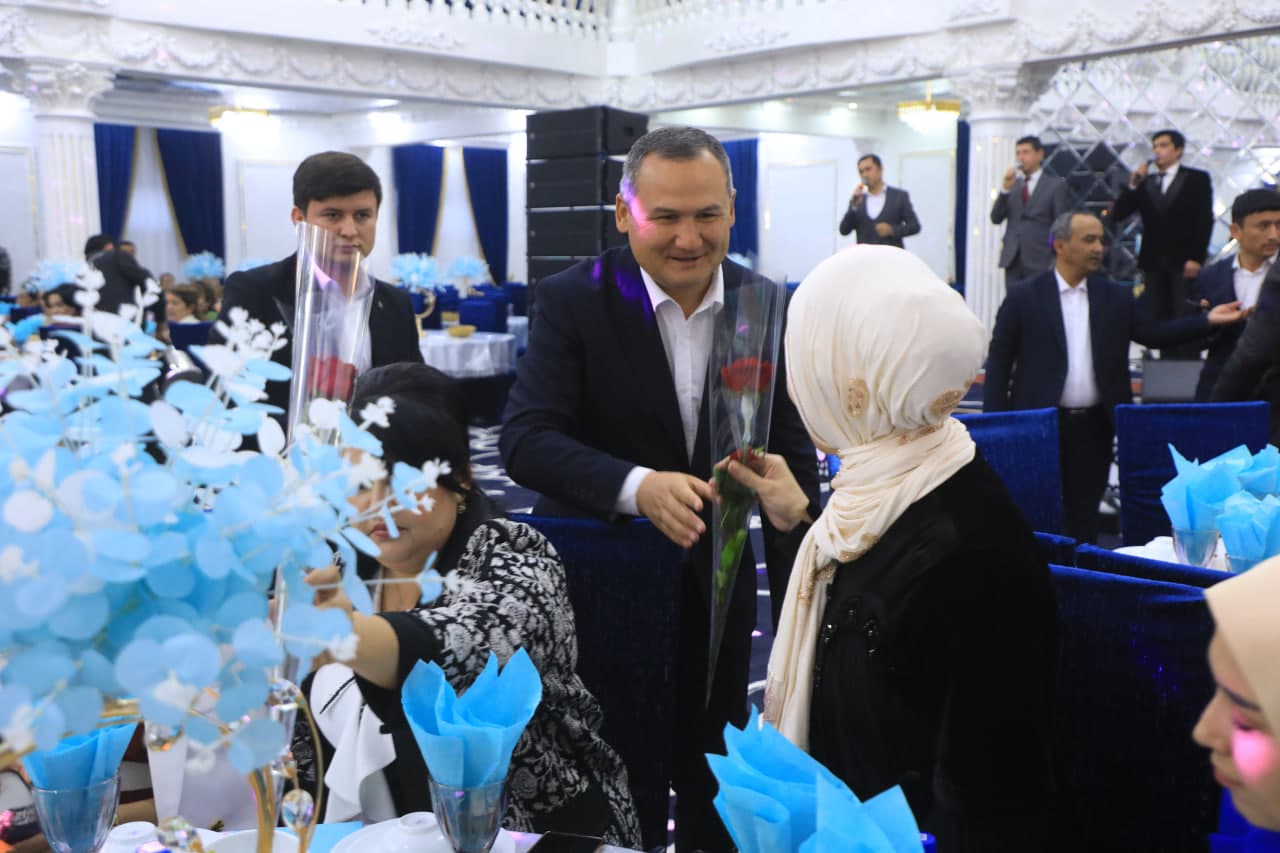 Янги Ўзбекистон аёллари – куч, меҳр ва илҳом тимсоли: Сариосиёда жамиятимиз гултожларига эҳтиром кўрсатилди