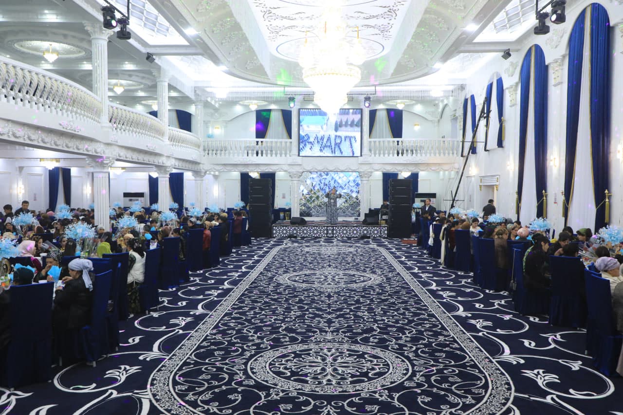 Янги Ўзбекистон аёллари – куч, меҳр ва илҳом тимсоли: Сариосиёда жамиятимиз гултожларига эҳтиром кўрсатилди