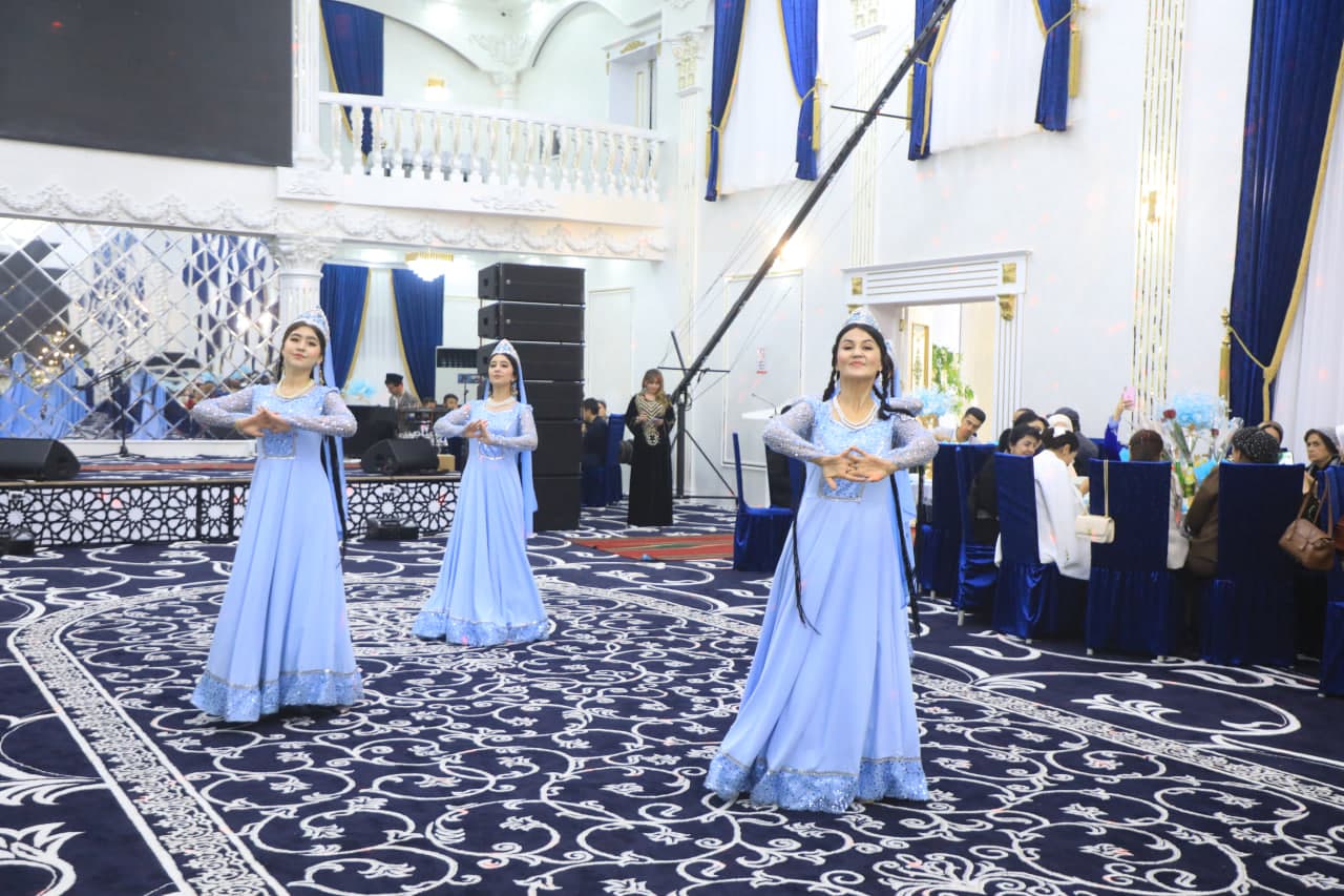 Янги Ўзбекистон аёллари – куч, меҳр ва илҳом тимсоли: Сариосиёда жамиятимиз гултожларига эҳтиром кўрсатилди