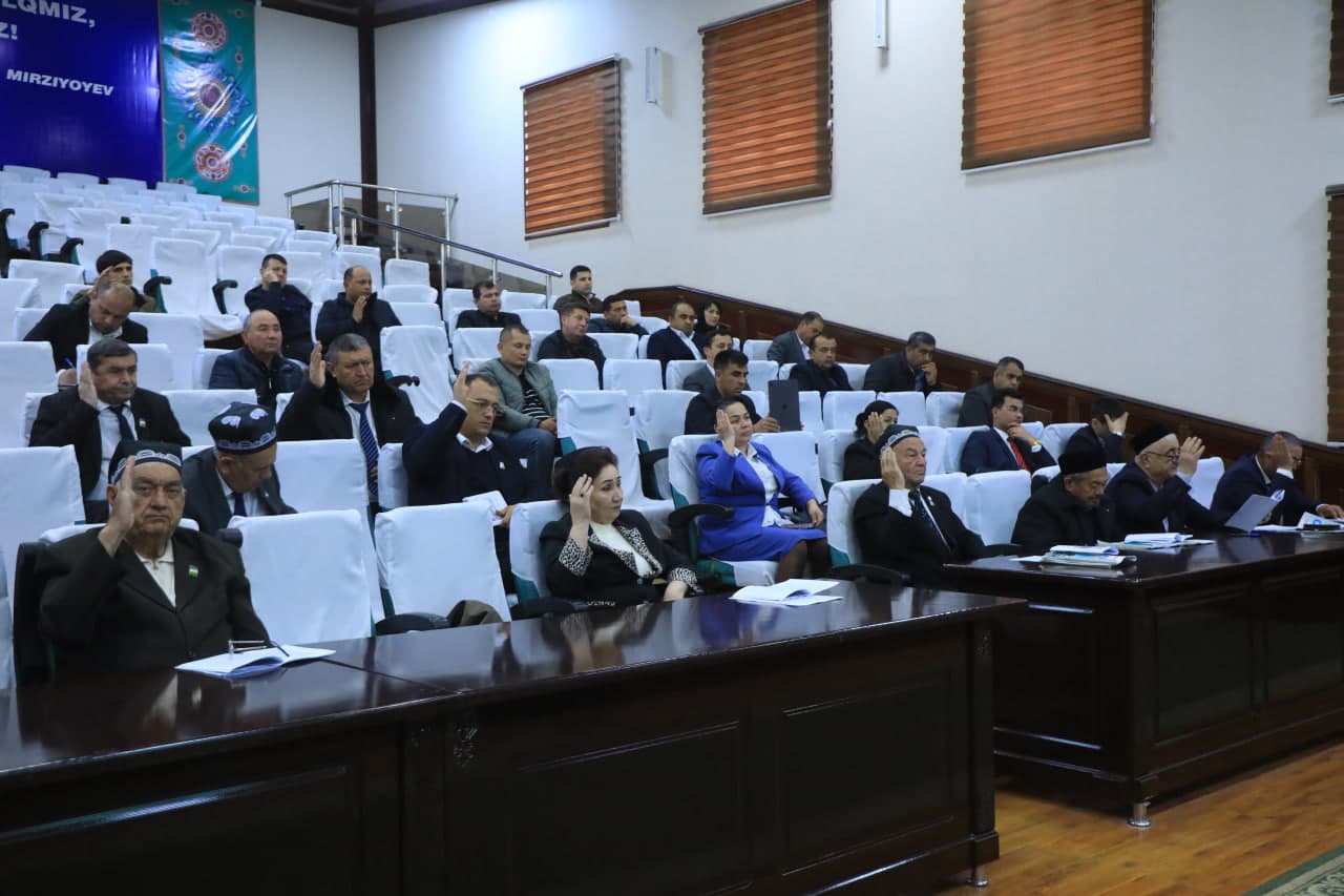 Халқ депутатлари Сариосиё туман Кенгашининг еттинчи чақириқ ўн тўртинчи сессияси бўлиб ўтди