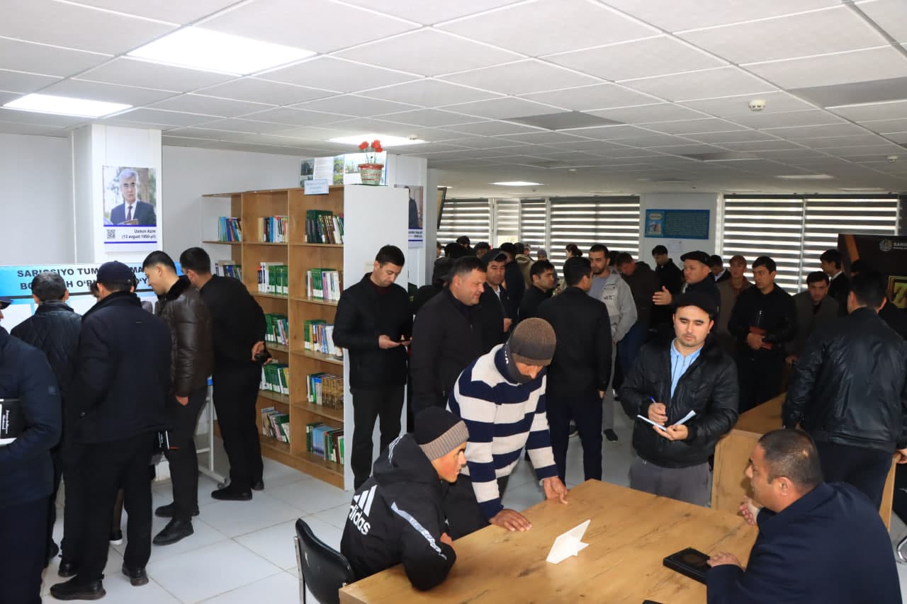 “Ёшлар куни” муносабати билан ёшлар учун бўш иш ўринлари меҳнат ярмаркаси ташкил этилди