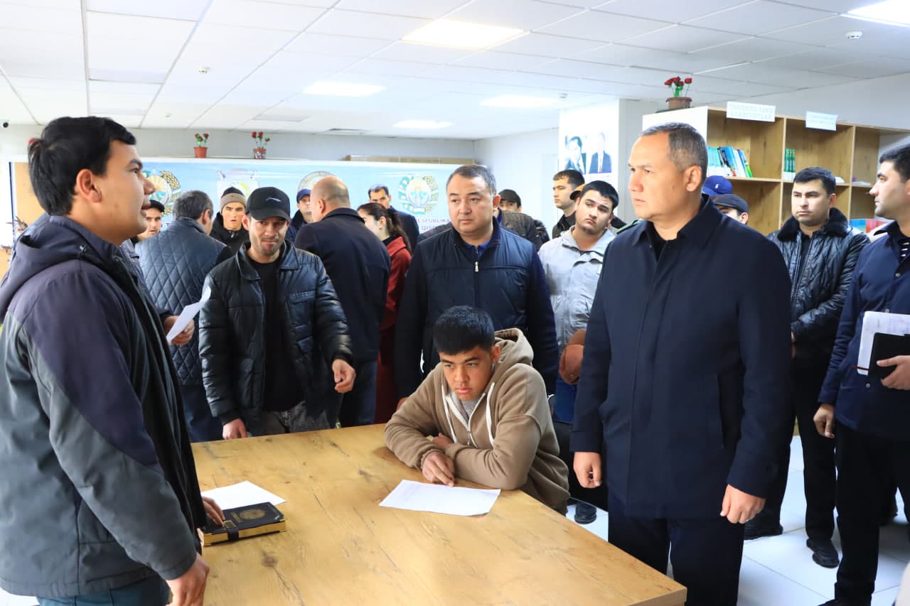 “Ёшлар куни” муносабати билан ёшлар учун бўш иш ўринлари меҳнат ярмаркаси ташкил этилди