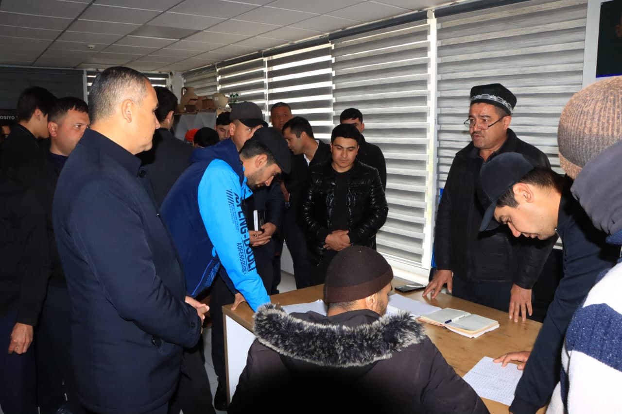 “Ёшлар куни” муносабати билан ёшлар учун бўш иш ўринлари меҳнат ярмаркаси ташкил этилди