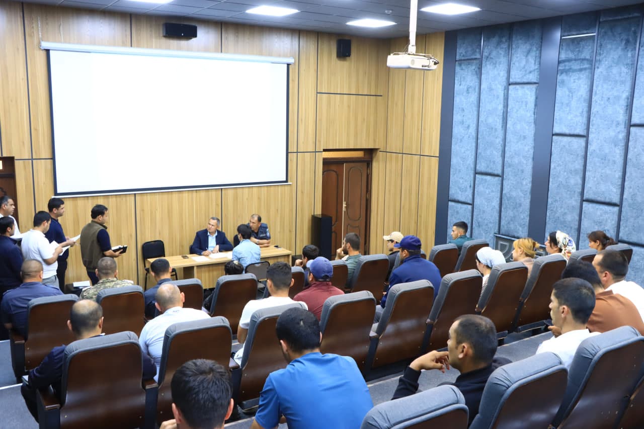 “Payshanba — Yoshlar kuni” doirasida yoshlar bilan ochiq muloqot o‘tkazildi