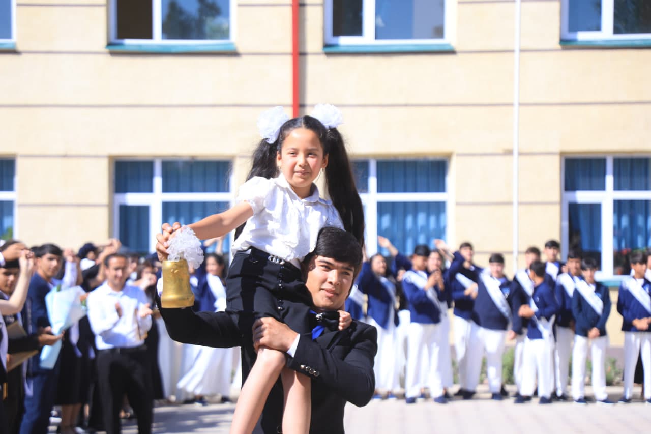 Sariosiyodagi 95 ta maktabda so‘nggi qo‘ng‘iroq jarangladi
