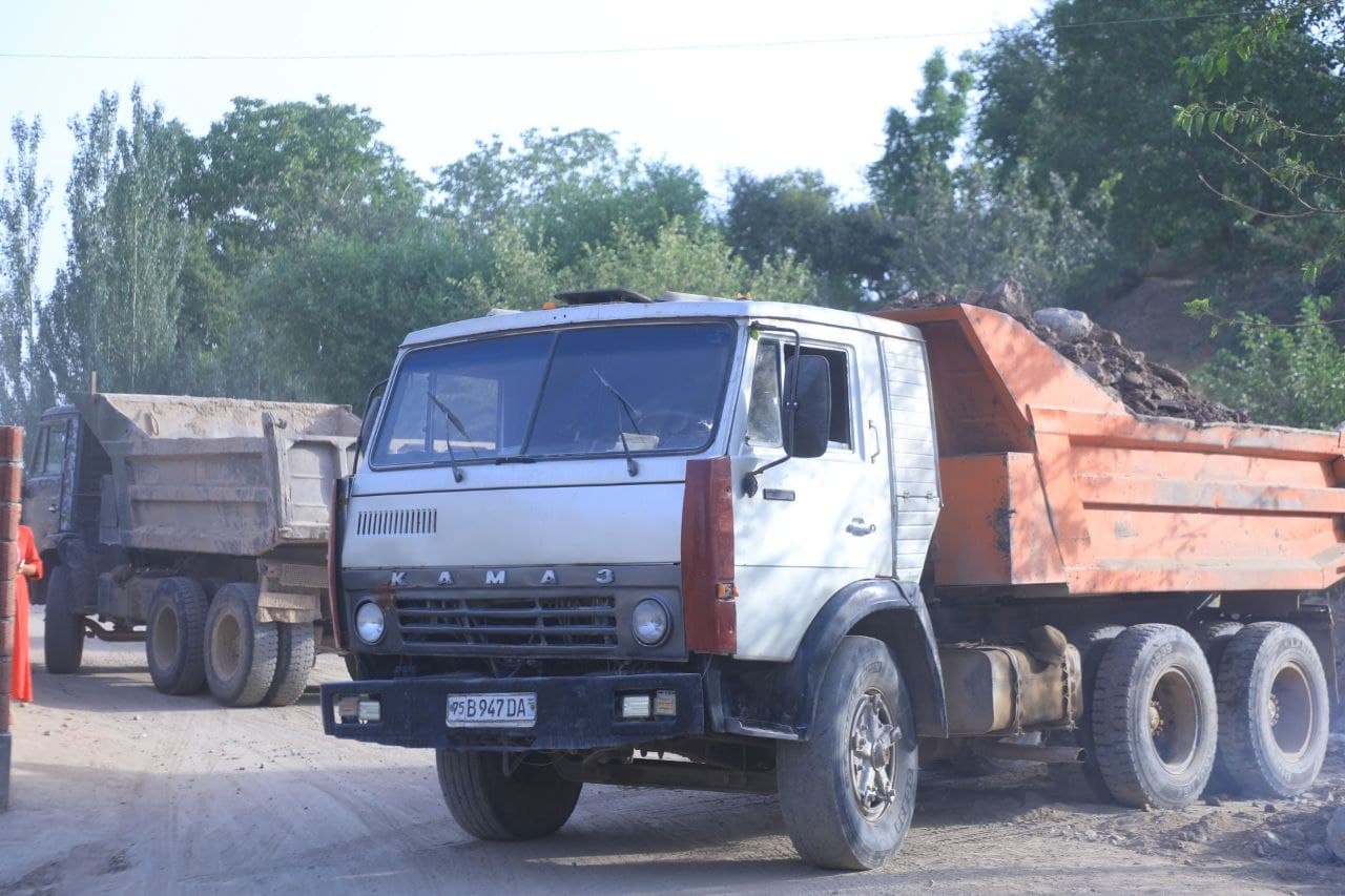Обизаранг каналида тозалаш ва сел оқибатларини бартараф этиш ишлари ўрганилди