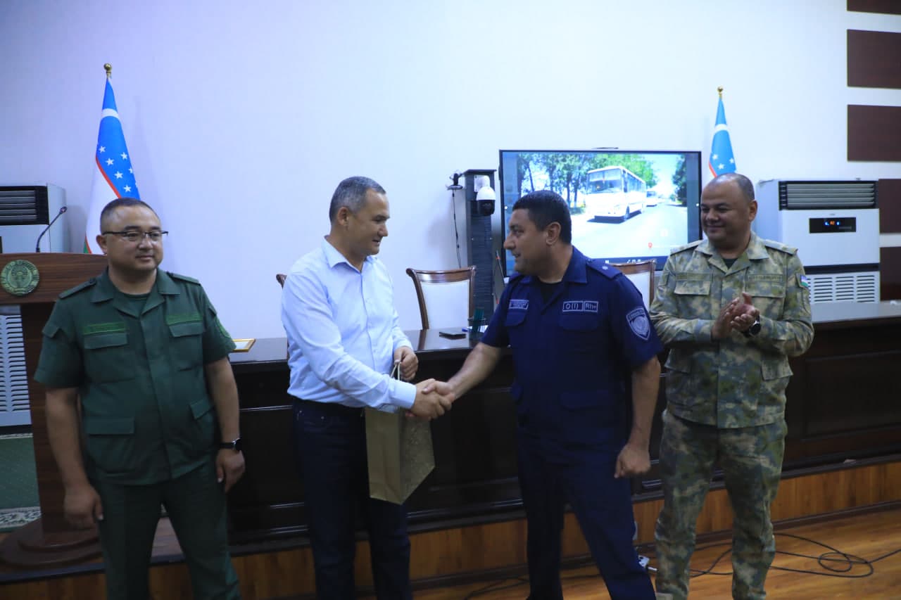 Yoz mavsumida yong‘inlarning oldini olishga qaratilgan “Dolzarb 60 kun” profilaktik tadbirlari hamda Sariosiyo tumanida o‘tkazilgan Qo‘mondonlik-o‘quv shtab mashqi yakunlari muhokama qilindi