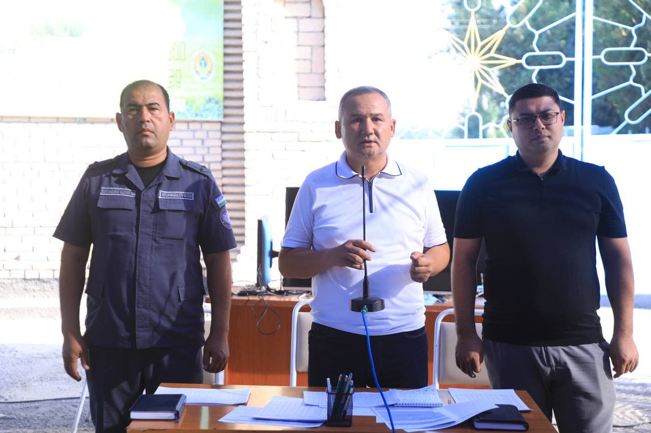 Sariosiyoda suvdan samarali foydalanish va hosildorlikni oshirish maqsadida mexanizator va suvchilar bilan uchrashuv o‘tkazildi