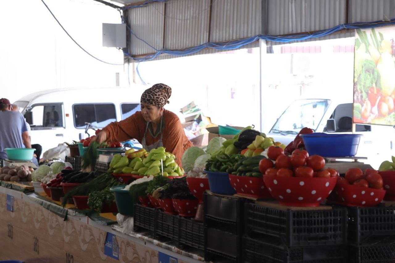 Sariosiyo dehqon (oziq-ovqat) bozorida narxlarni yanada arzonlashtirish masalalari muhokama qilindi