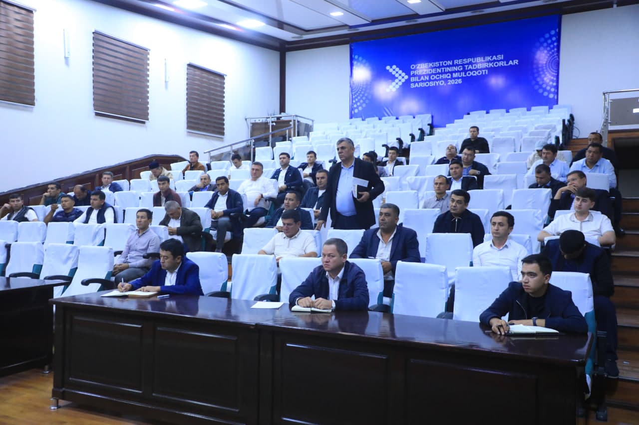 Сариосиёда 9 ойлик кўрсаткичларни ижобий якунлаш бўйича орқада қолаётган йўналишлар муҳокама қилинди