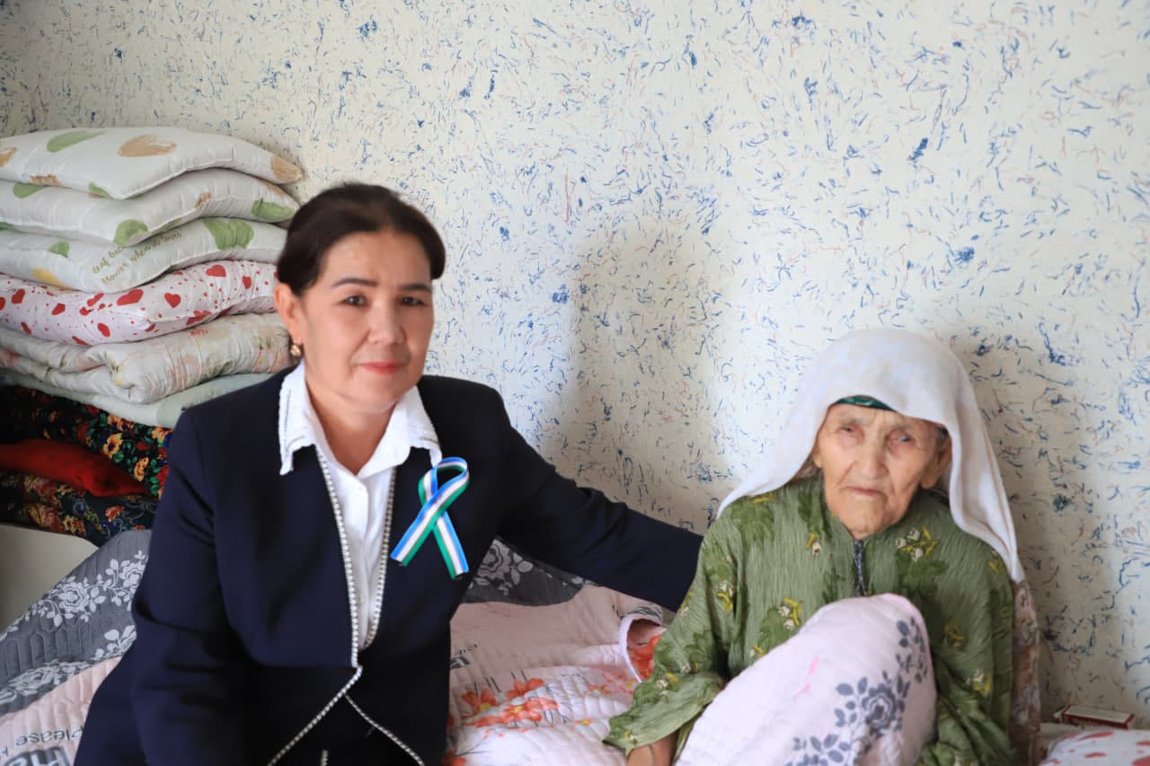 9-may — "Xotira va qadrlash kuni" munosabati bilan tumanimizning “Surhon sohili” mahallasida istiqomat qiluvchi 102 yoshli onaxon Nazarova Mingnor momo holidan xabar olindi.