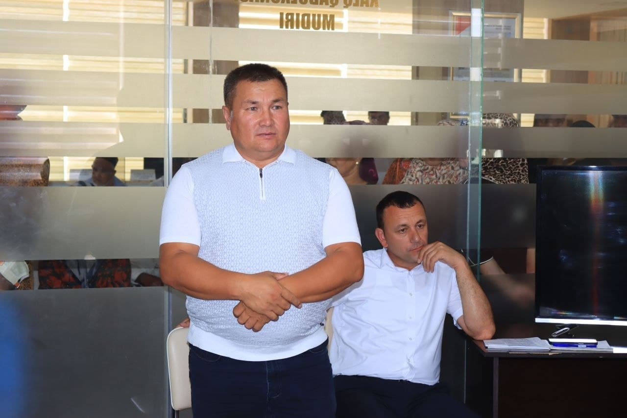 Туман ҳокими фуқаролар мурожаатларини тинглади