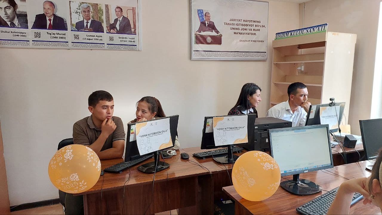 📖 Ёш китобхон оила” танловининг Шеробод туман босқичи ғолиблари ҳамда вилоят босқичига йўлланмани қўлга киритган китобхон оилалар аниқланди.