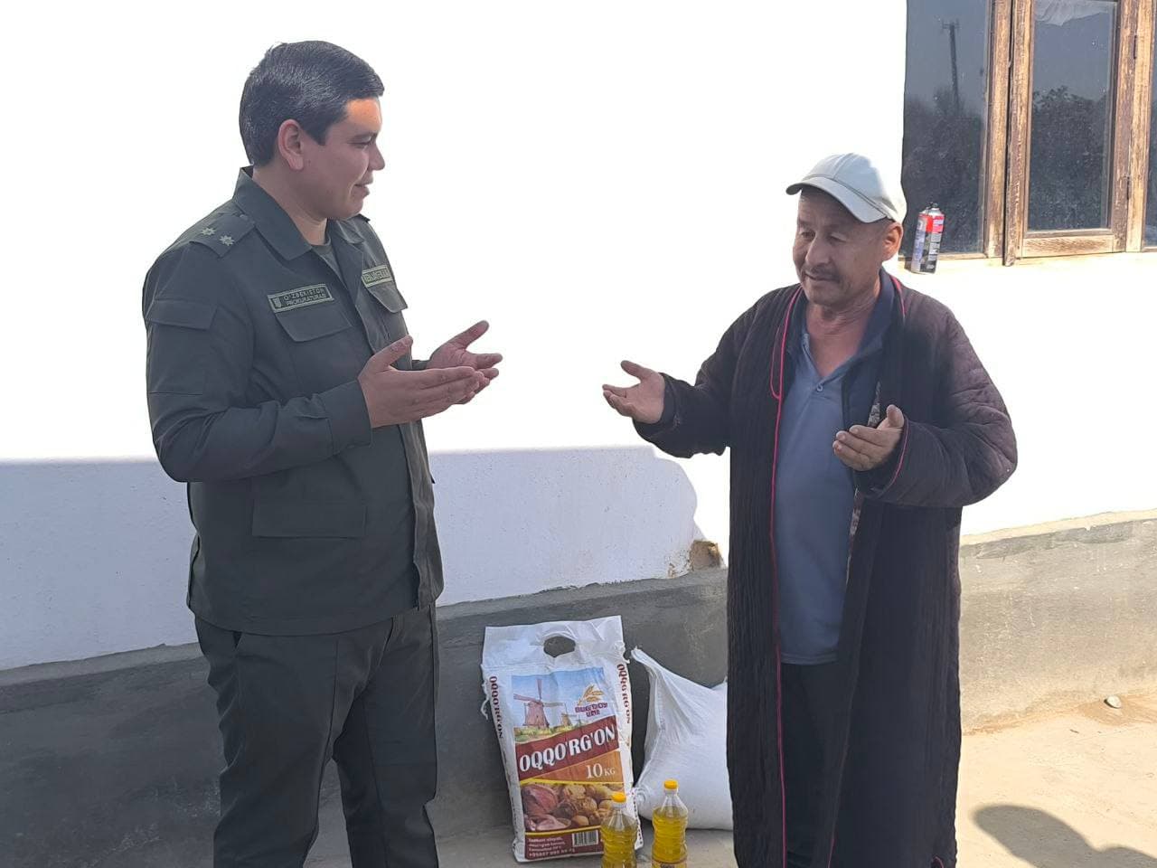 💠Viloyat prokurori B.B. Babadjanov tashabbuslari bilan insonparvarlik va mehr-oqibat tuyg‘ulari asosida Sherobod tumani Dehqonariq mahalla fuqarolar yig‘ini hududida ijtimoiy himoyaga muhtoj, ehtiyojmand oilalar holidan xabar olindi.