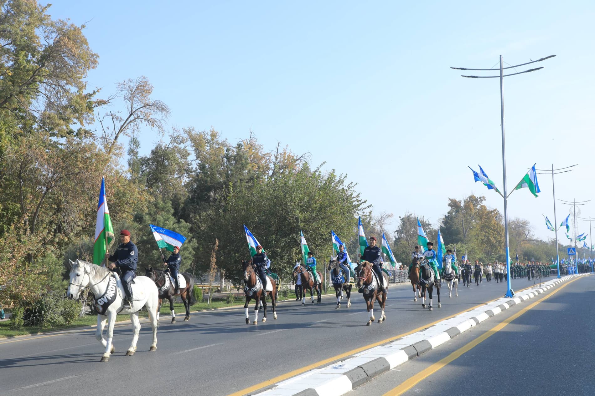 Байроқ эстафетаси” тадбири бўлиб ўтди.