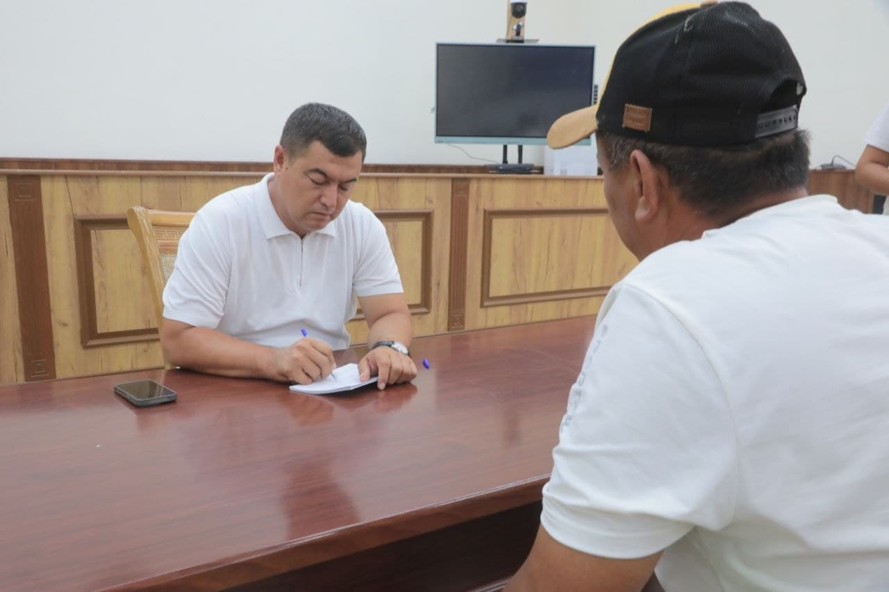 Бугун Қизириқ туманида фуқароларнинг муаммоларини ўрганиш, уларнинг ҳуқуқ ва манфаатларини таъминлаш борасидаги ишлар изчил давом эттирилмоқда.
