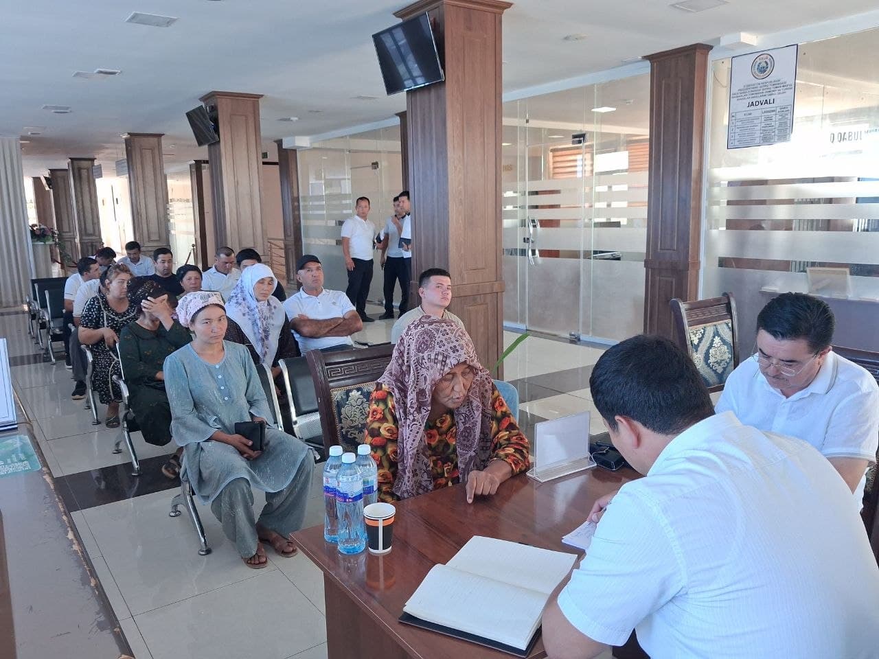 Фуқаролар мурожаатлари ўрганилди