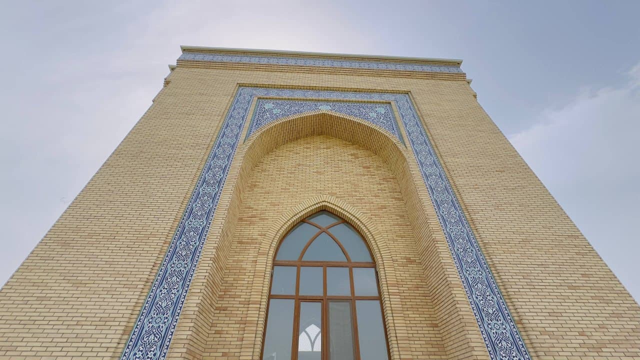 Denov tumani hokimi Anvar Normamatov “Namozgoh”, “Jamatak” va “Tasmasoy” mahallalarida olib borilayotgan obodonlashtirish hamda bunyodkorlik ishlari bilan tanishdi.