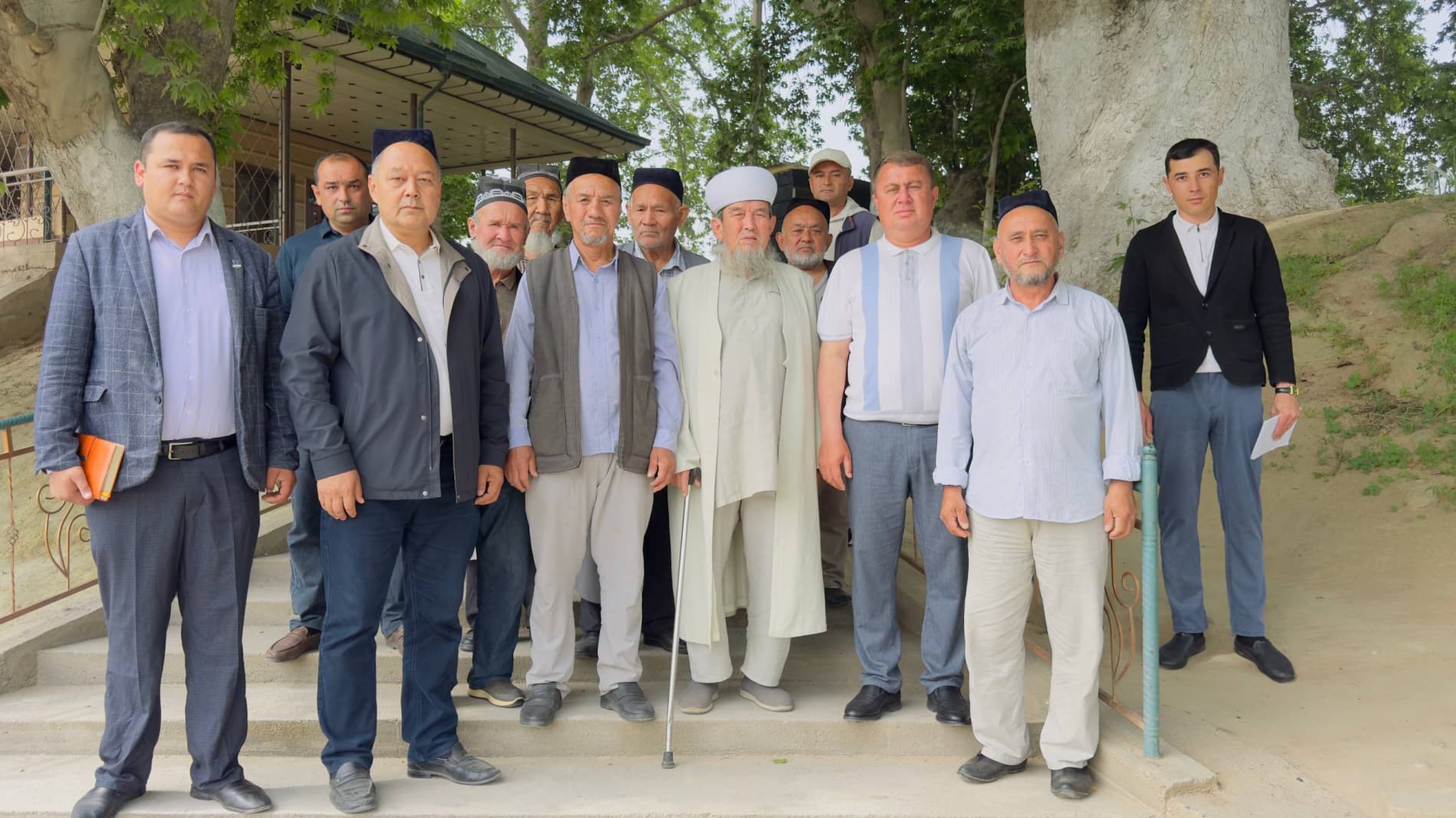 Denov tumani hokimi Anvar Normamatov “Shamoli” mahallasida amalga oshirilayotgan obodonlashtirish va bunyodkorlik ishlari bilan yaqindan tanishdi.