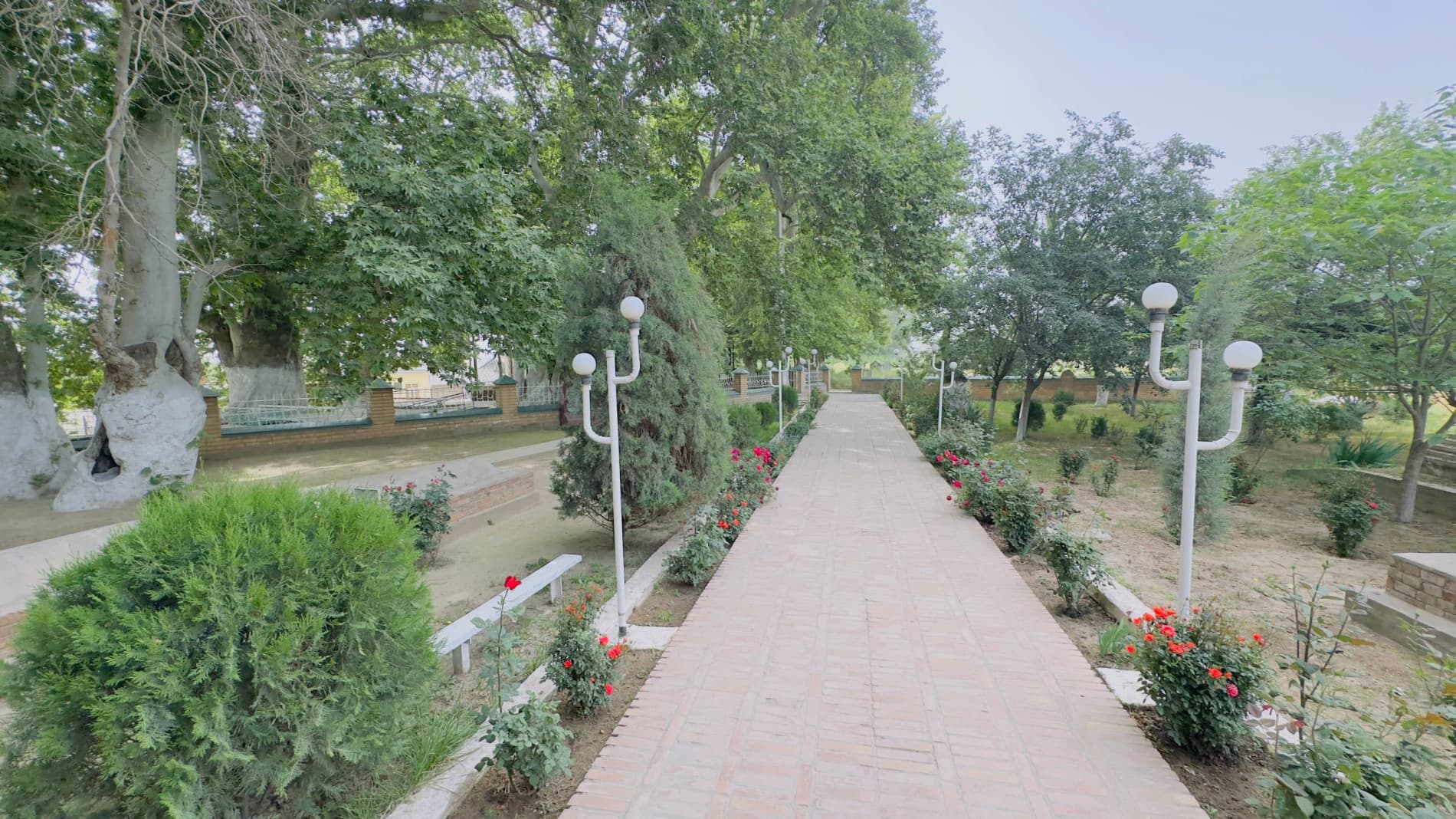 Denov tumani hokimi Anvar Normamatov “Shamoli” mahallasida amalga oshirilayotgan obodonlashtirish va bunyodkorlik ishlari bilan yaqindan tanishdi.