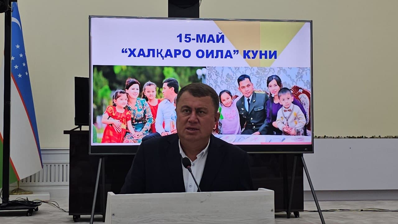 Denov tumani hokimi Anvar Normamatov tomonidan “Ibratli oila” ko‘krak nishoni tantanali topshirildi